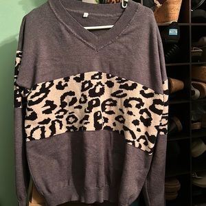 Like new sweatshirt with design